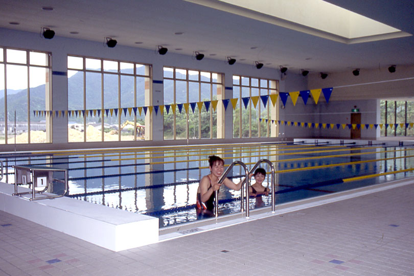 西脇市天神池スポーツセンターの温水プール